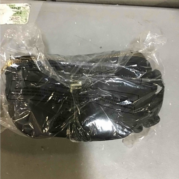 London Fog Black Quilted Belt Bag - Picture 3 of 3